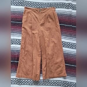✨3/$15✨High-waisted wide leg cropped pants.  Burnt orange. Size Medium